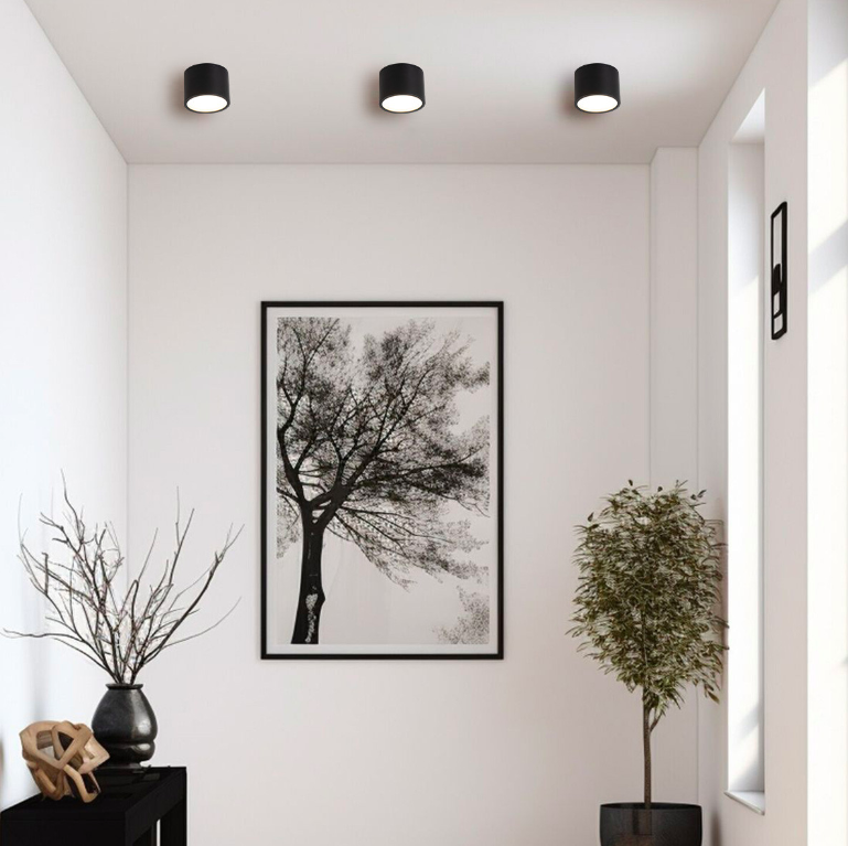 Czarna natynkowa lampa sufitowa Kendal, spot IP65 GX53