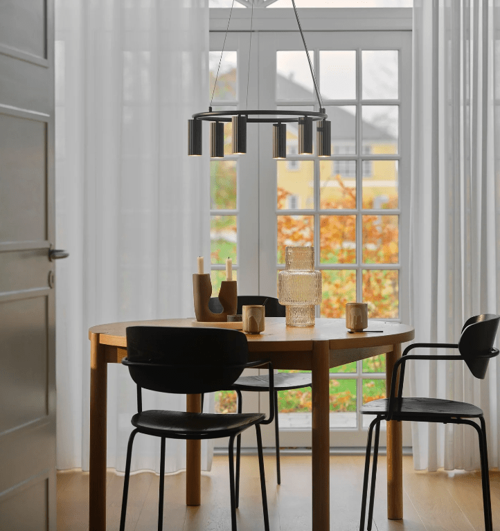 Czarny tubowy żyrandol Vico 6 z karbowanymi kloszami