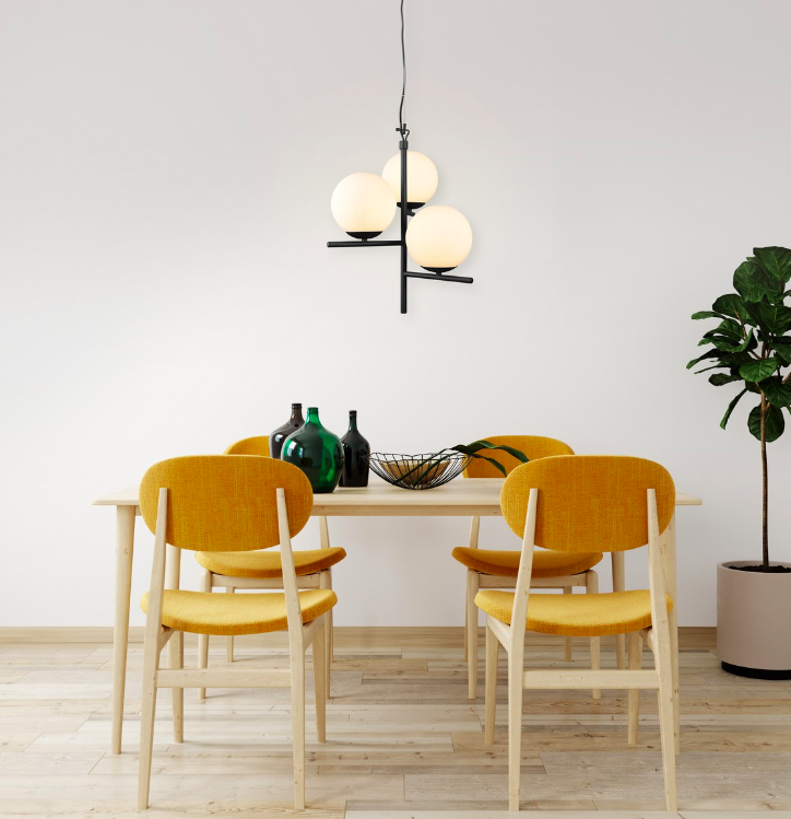 Wiszący czarny żyrandol Pure Trio z trzema szklanymi kloszami do jadalni