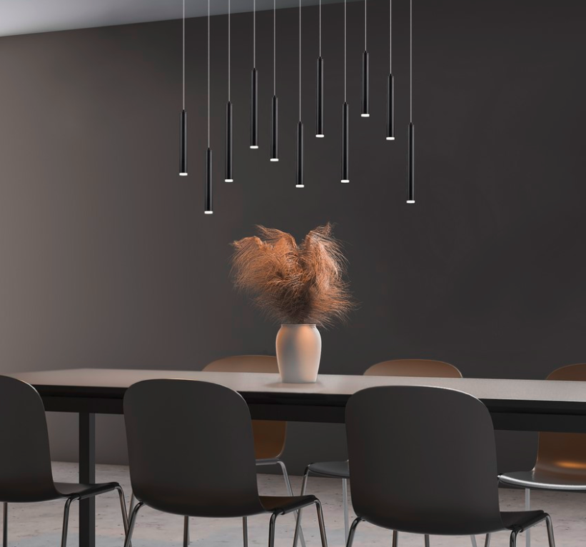 Czarny wiszący żyrandol Tabular z eleganckimi, smukłymi tubami LED nad stół