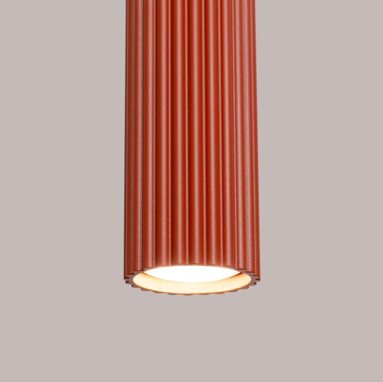 Nowoczesna wisząca lampa tuba Karbon w czerwonym kolorze