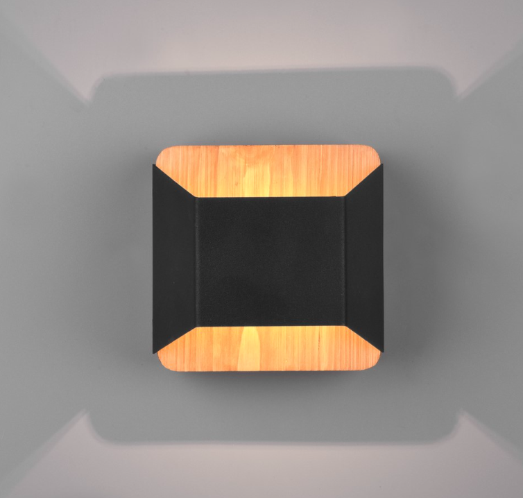 Czarny drewniany kinkiet Arino LED na korytarz