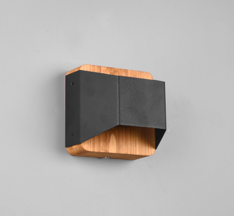 Czarny drewniany kinkiet Arino LED na korytarz