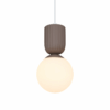 Jasnobrązowa, ceramiczna lampa wisząca w kształcie kulki Sadie o średnicy 15 cm