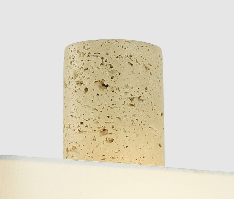 Kinkiet Hadley z beżowego marmuru i białym abażurem