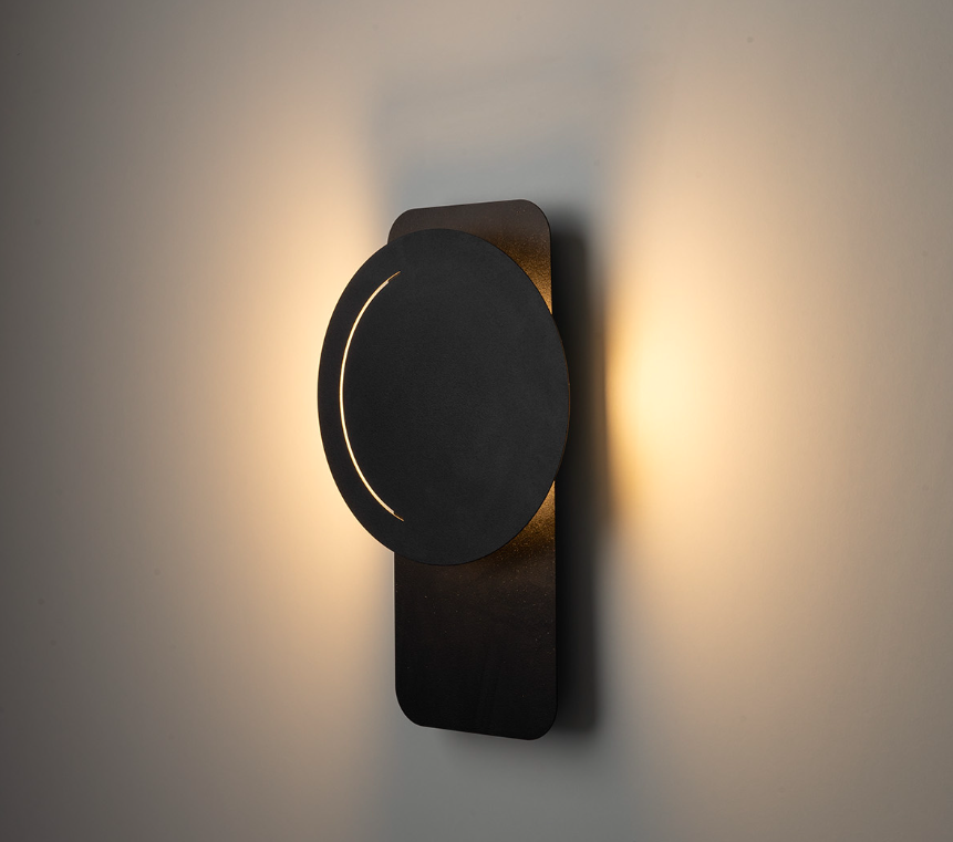 Czarny kinkiet MoonLight z efektownym światłem pośrednim