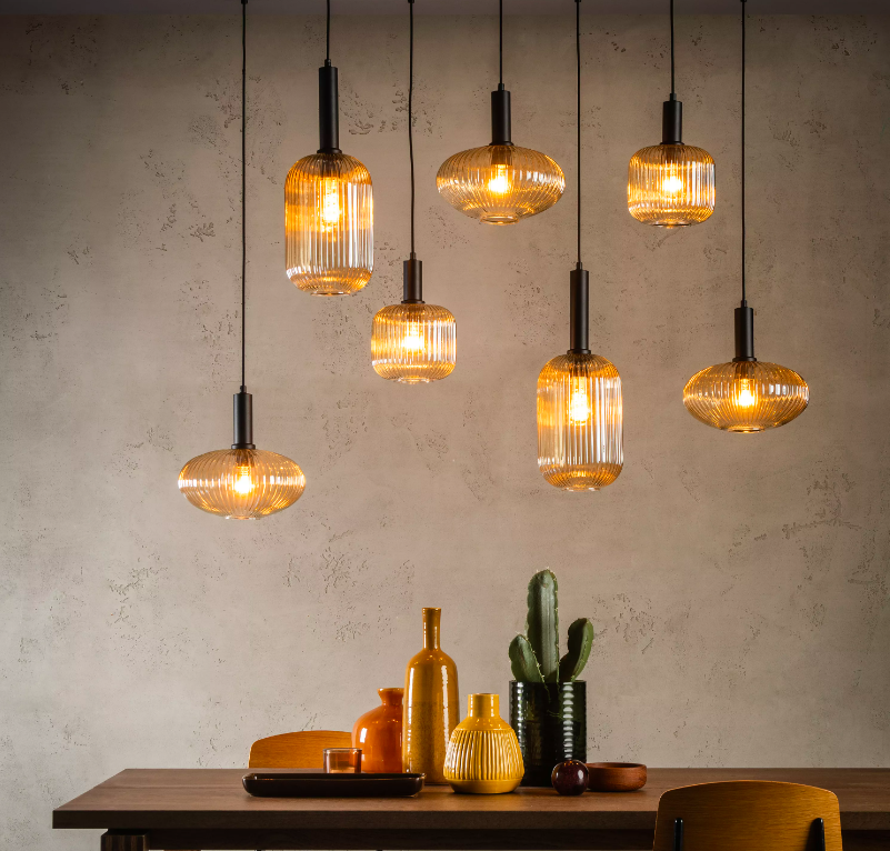 Wisząca lampa sufitowa Maloto 7 z bursztynowego szkła do salonu