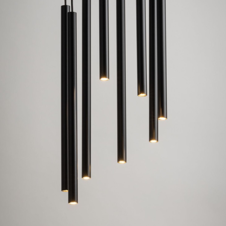 Wisząca lampa sufitowa Filora 8 z eleganckimi, smukłymi tubami