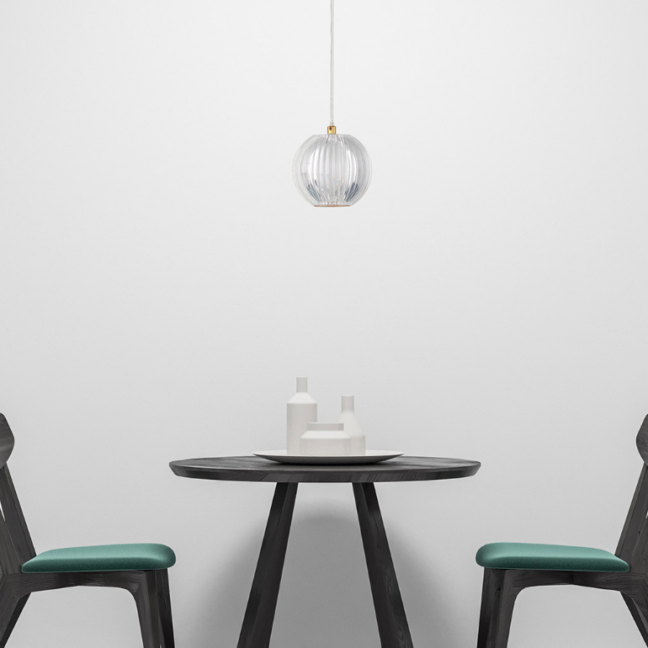 Lampa sufitowa w stylu glamour Brillant – złota LED CCT z akrylową kulą