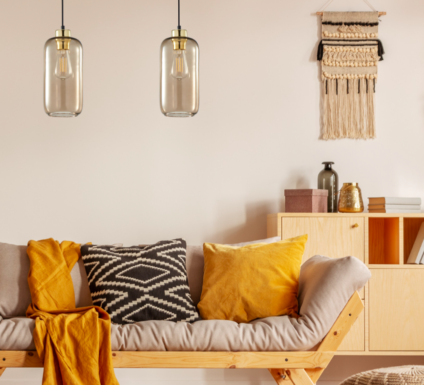 Elegancka wisząca lampa Marco z brązowym szklanym kloszem