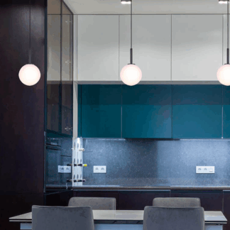 Wisząca lampa kula Faro 16 z mlecznym kloszem