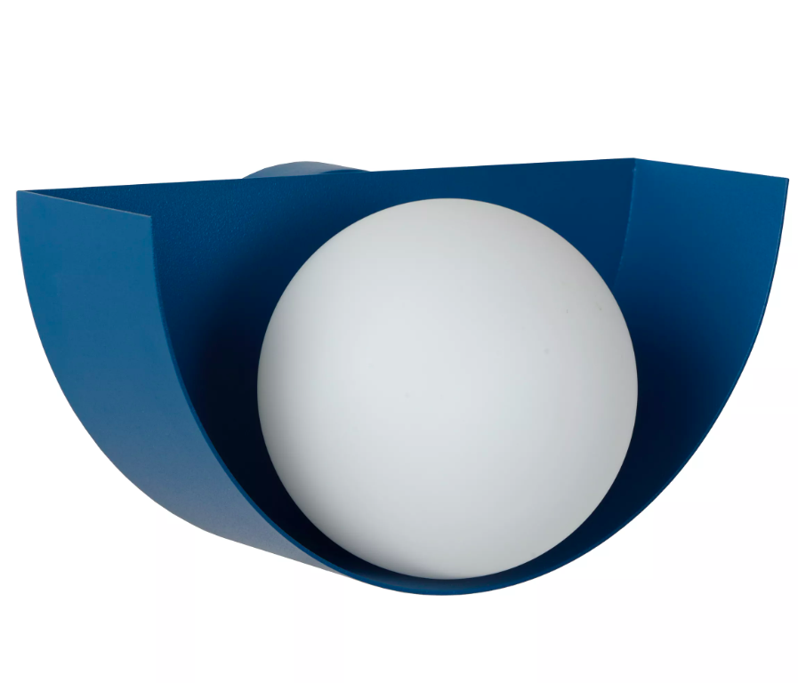 Kinkiet Benni w nowoczesnym stylu z niebieską szklaną kulą do salonu