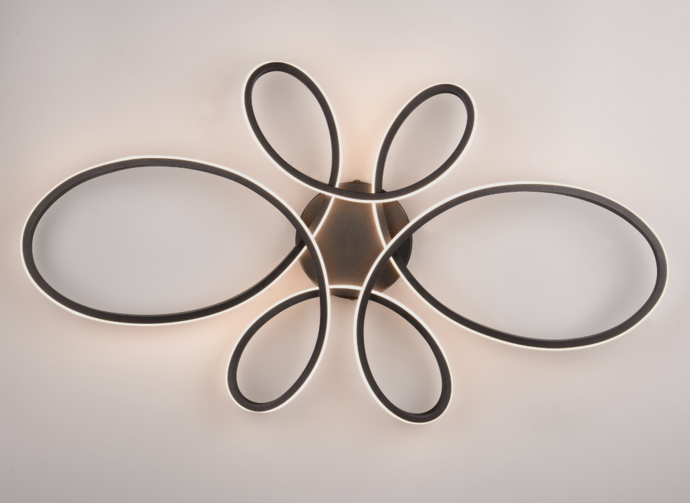 Nowoczesna lampa sufitowa LED FLY 32W o unikalnym designie