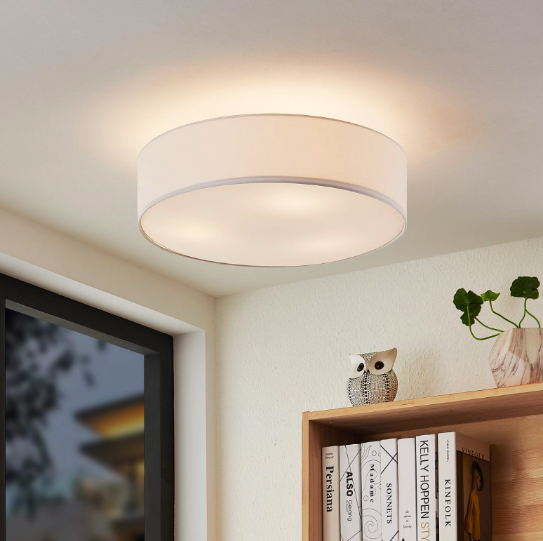 Klasyczny plafon Hotel o okrągłej formie z białym abażurem, średnica 50 cm