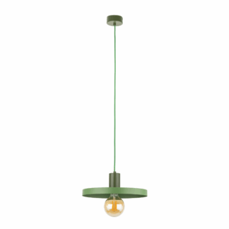 Zielona lampa wisząca Sila 30 o minimalistycznym, płaskim kształcie z widoczną żarówką Edison, zawieszona na dopasowanym kolorystycznie przewodzie z okrągłym mocowaniem sufitowym.