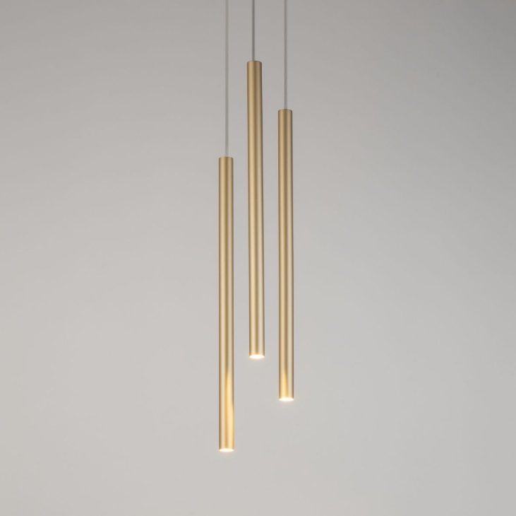 Potrójna wisząca lampa Filora 3 z eleganckimi, smukłymi złotymi kloszami