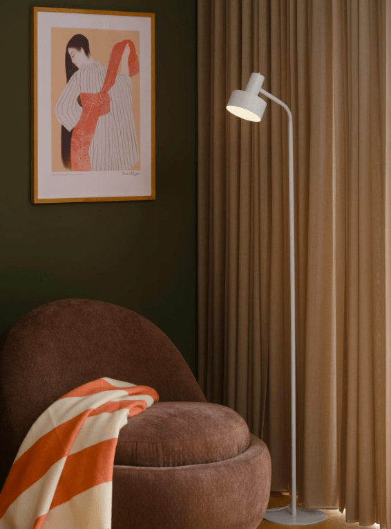 Skandynawska lampa podłogowa Matis z elastycznym ramieniem