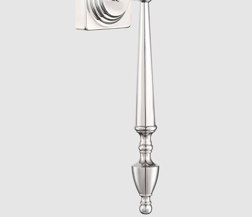 Stylowy srebrny kinkiet Austin z białym abażurem