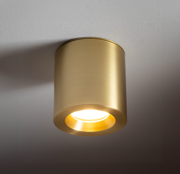 Złoty spot natynkowy Ceara o klasie szczelności IP44