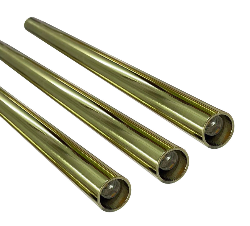 Elegancka złota lampa wisząca Lungo z trzema smukłymi rurkami