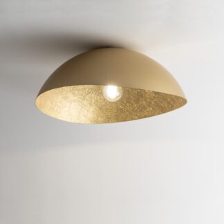 Nowoczesny złoty plafon Velaris 48 do salonu od Ardant Studio