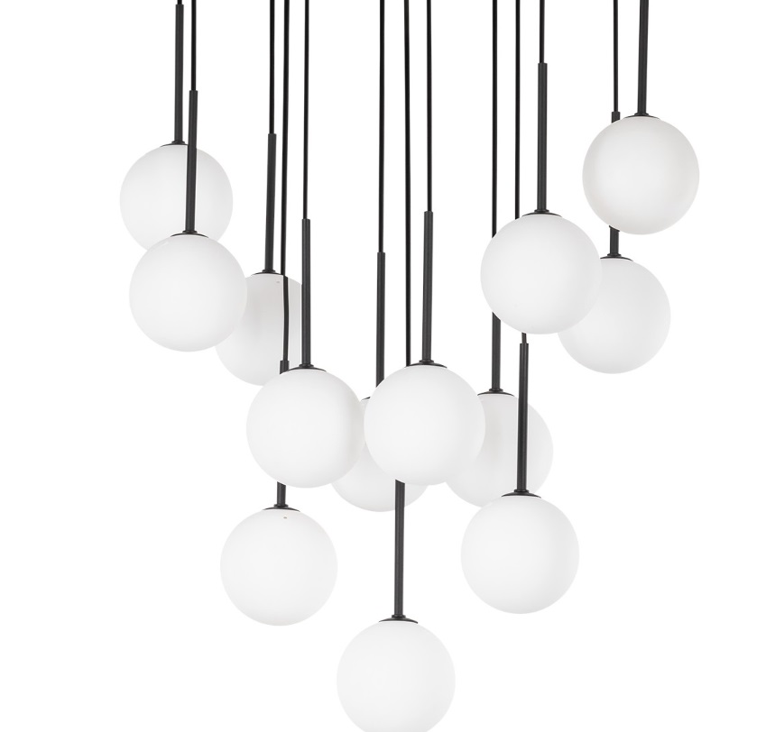 Wiszący żyrandol Martin z licznymi opalowymi kloszami