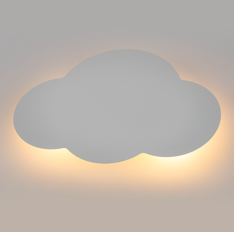 Biała lampa ścienna w kształcie chmurki do pokoju dziecięcego
