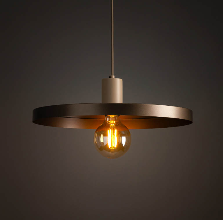 Brązowa, stylowa lampa wisząca Sila 40 o płaskim kształcie