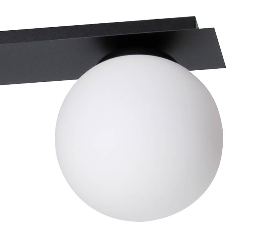 Nowoczesna lampa sufitowa Albio z szklaną kulą i dwoma reflektorami