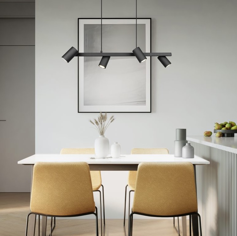 Podłużna wisząca lampa Marley 4 z czarnymi reflektorami