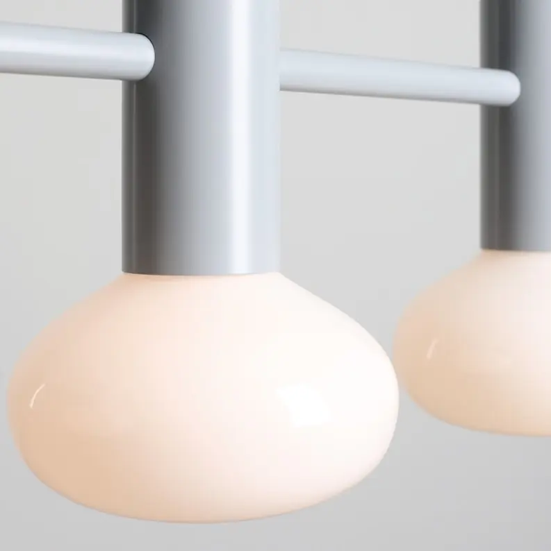 Szara lampa wisząca Flo 3 Grey z 3 opalowymi kloszami nad wyspę kuchenną