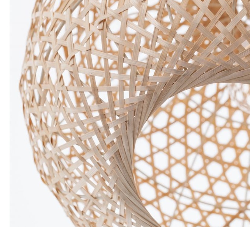 Lampa wisząca Nayora 40 z bambusa w naturalnym kolorze do salonu