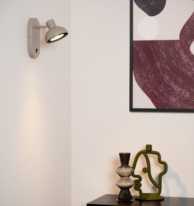 Nowoczesny kinkiet Sensas w kolorze beżowym z wbudowanym włącznikiem