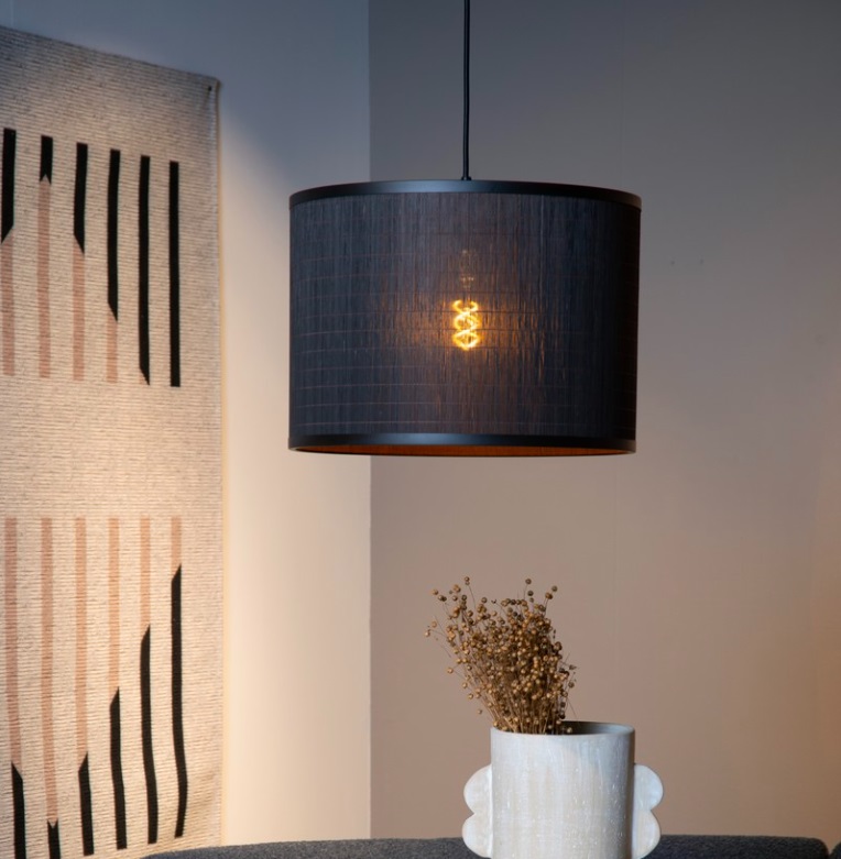 Czarna wisząca lampa z bambusa Tagalog o średnicy 40 cm, idealna nad stół