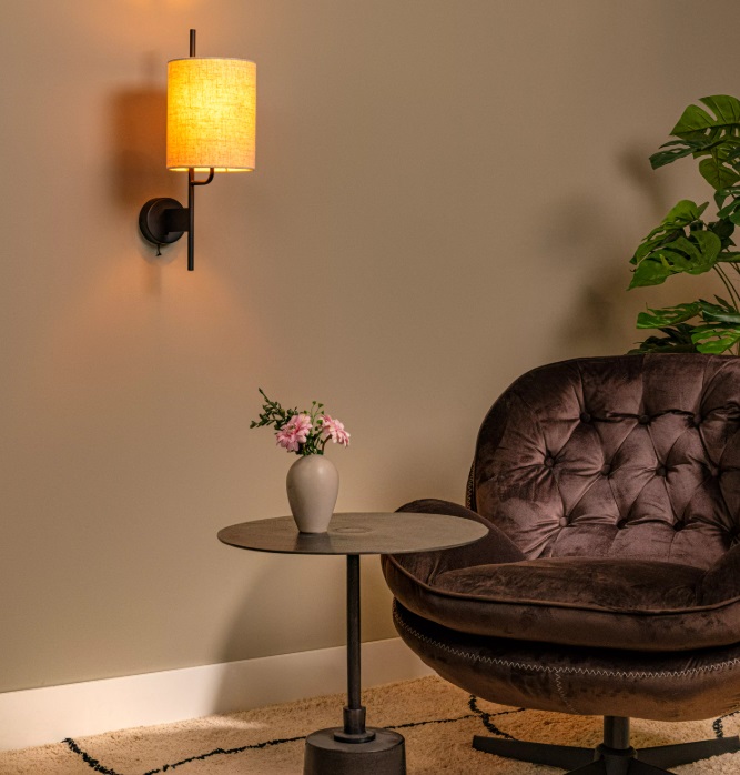 Kinkiet Magic 2 w czarnym kolorze z lnianym abażurem i portem USB-C