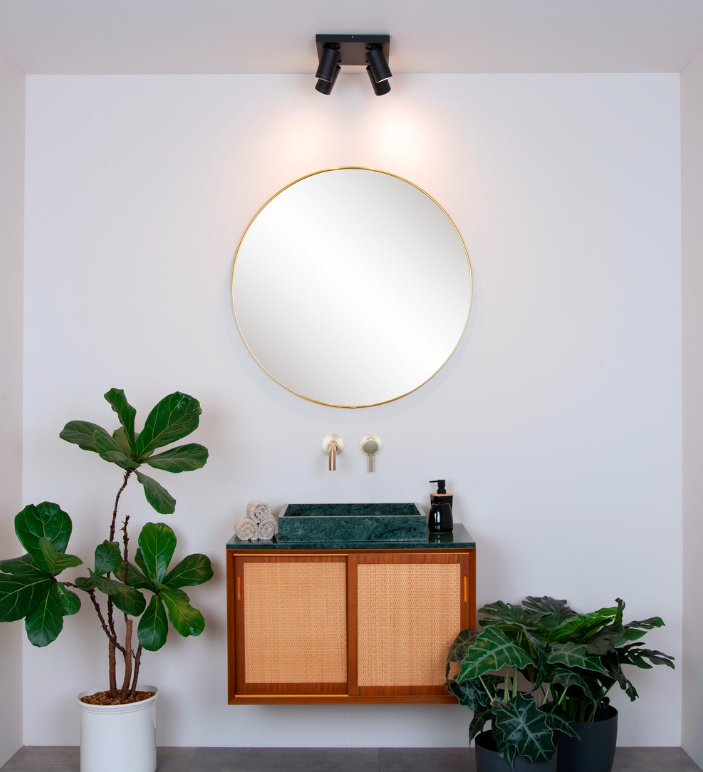 Nowoczesny czarny plafon łazienkowy Taylor 4 z klasą szczelności IP44