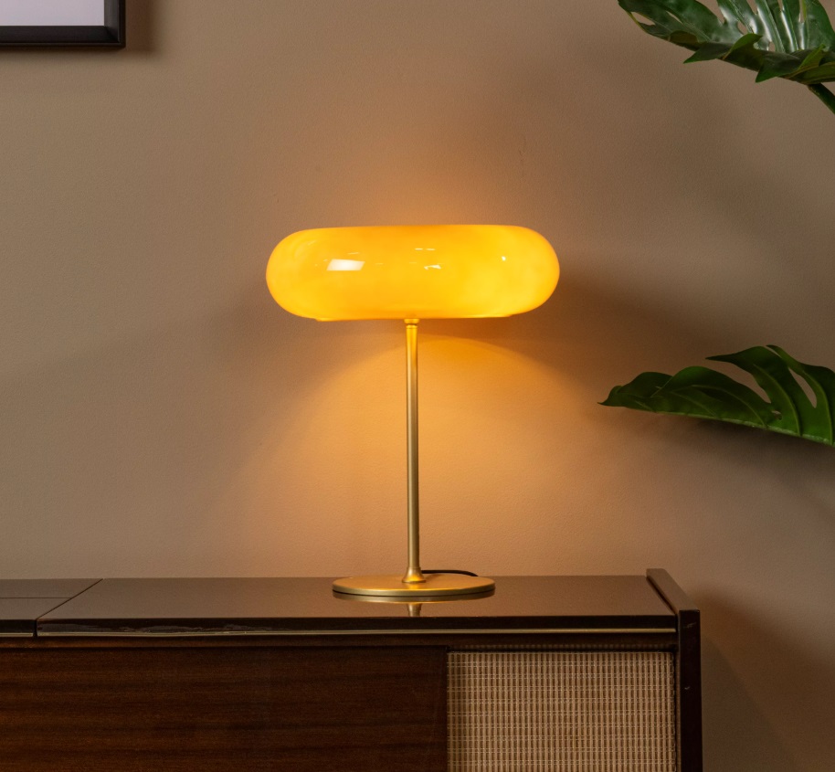 Lampa biurkowa Sentino z beżowego szkła w kształcie torusa