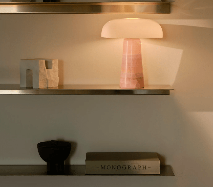 Mini lampka nocna Glossy z różowego marmuru – DFTP