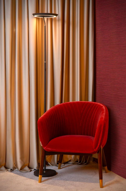 Lampa podłogowa Celeste LED z nowoczesnym, okrągłym kloszem