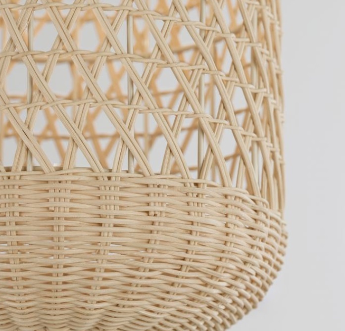 Beżowa lampa sufitowa Nayora z rattanu 25