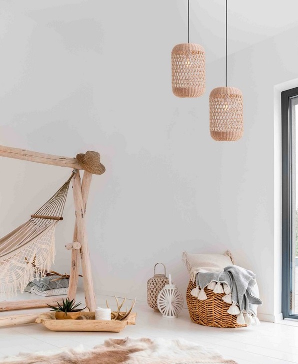 Beżowa lampa sufitowa Nayora z rattanu 25