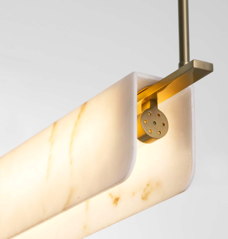 Lampa wisząca Lunalith w złotym wykończeniu z marmurowym szkłem