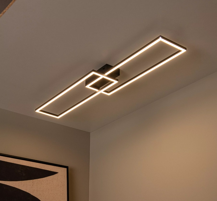 Żyrandol sufitowy LED Arianne z regulowanymi kloszami i funkcją zmiany barwy światła