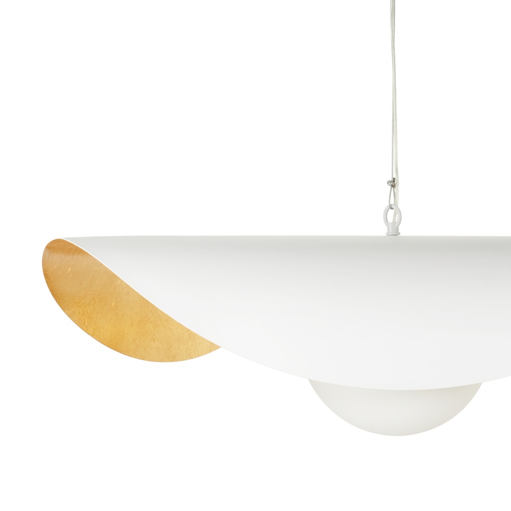 Wisząca lampa Enzo 60 w eleganckim biało-złotym wykończeniu ze szklanym mlecznym kloszem