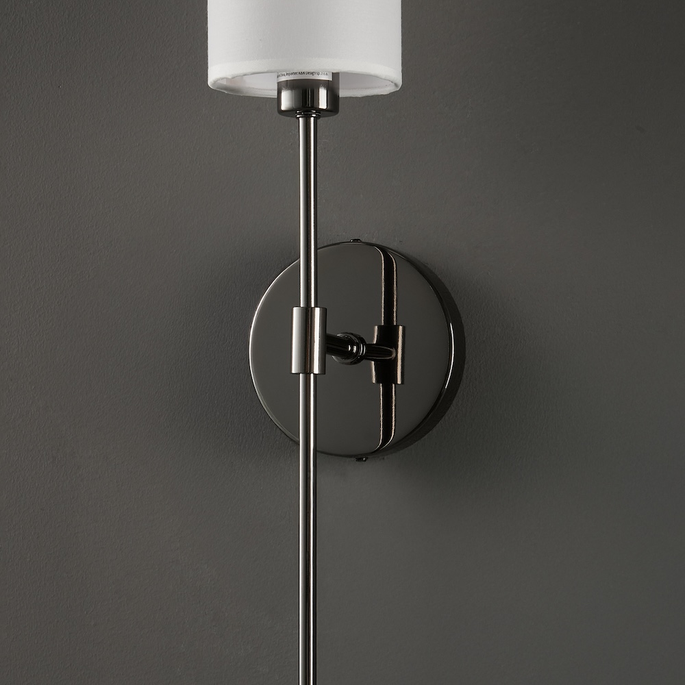 Kinkiet Darling w czerni z połyskiem i białym kloszem – styl modern classic