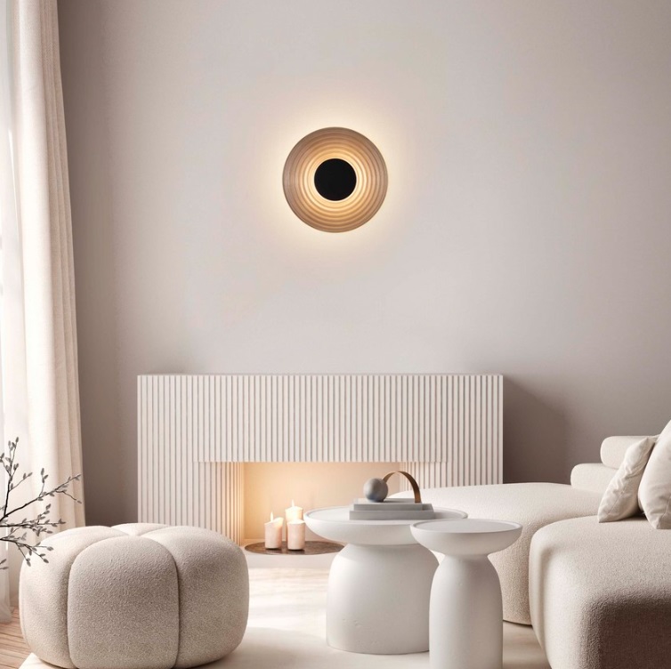 Calbelle w czerni – elegancki kinkiet z subtelnym oświetleniem