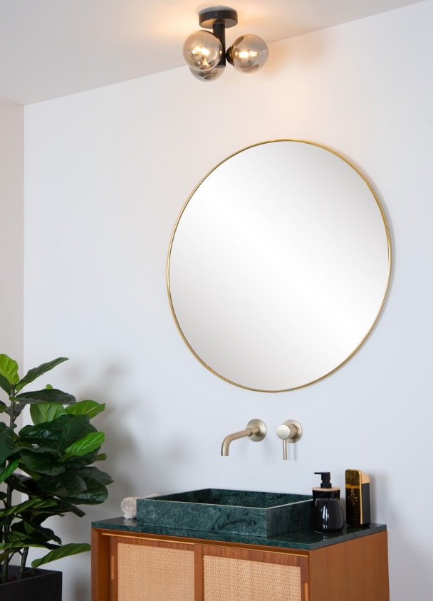 Plafon łazienkowy Trudy w kolorze czarnym z trzema dymionymi kloszami, klasa szczelności IP44