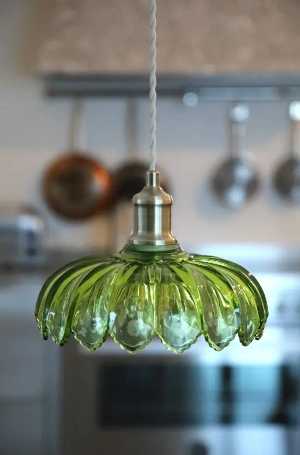 Szklana lampa wisząca Kurage z zielonym dekoracyjnym kloszem