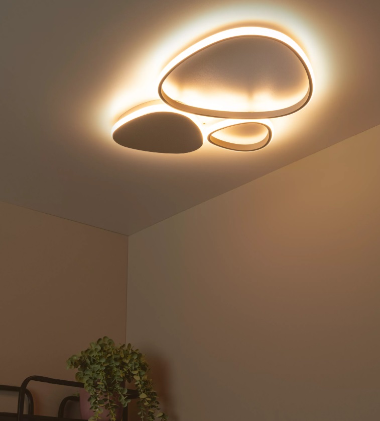 Żyrandol LED 72W w kolorze beżowym Samling do salonu – model płaski