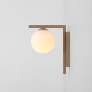 Nowoczesny kinkiet Zac w beżowym kolorze ze szklanym kloszem